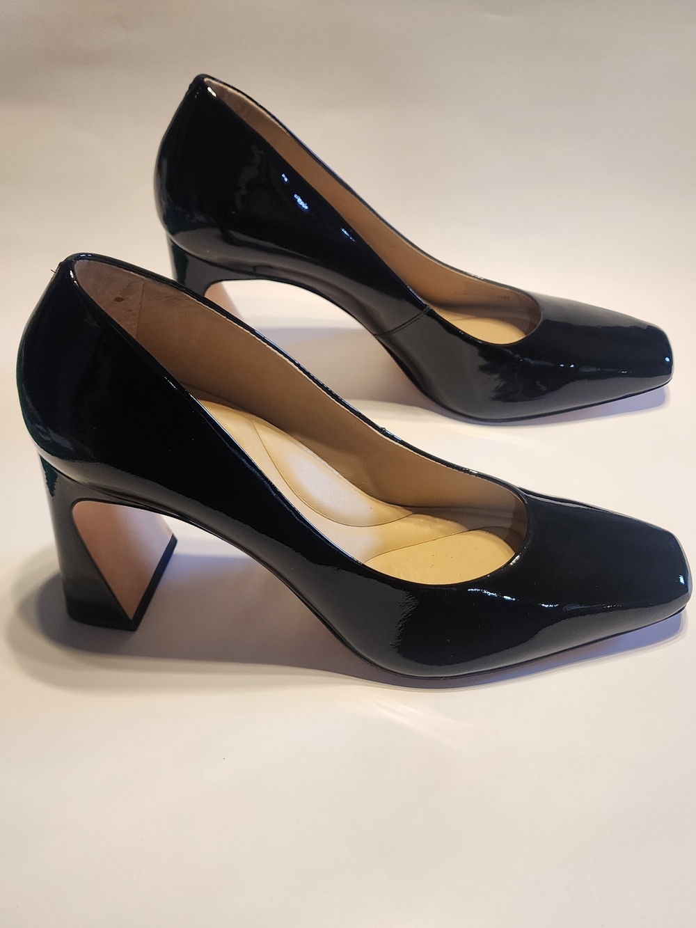 NWOT Antonio Melani Ellery Black Patent Leather Flared Heel Pumps